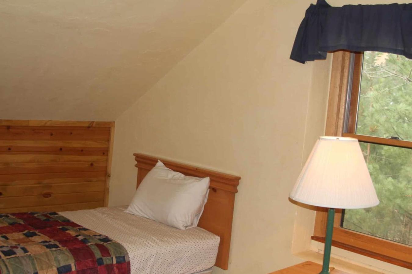 Bayview Resort Sunset Lookout Cabin 6 Saint Germain Екстериор снимка