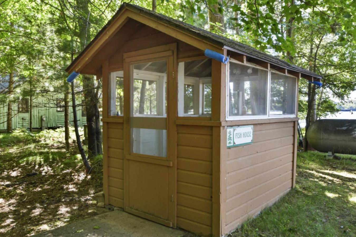 Bayview Resort Sunset Lookout Cabin 6 Saint Germain Екстериор снимка